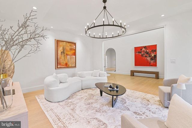 7421 MAGARITY RD, Falls Church, VA 22043