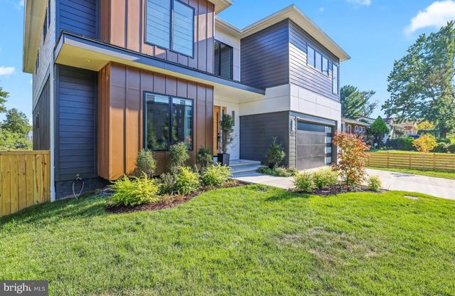 7421 MAGARITY RD, Falls Church, VA 22043