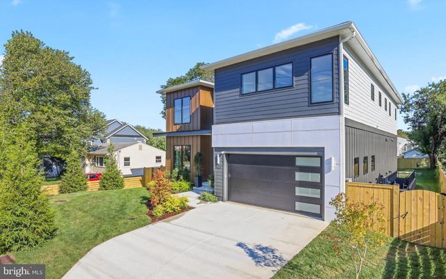 7421 MAGARITY RD, Falls Church, VA 22043