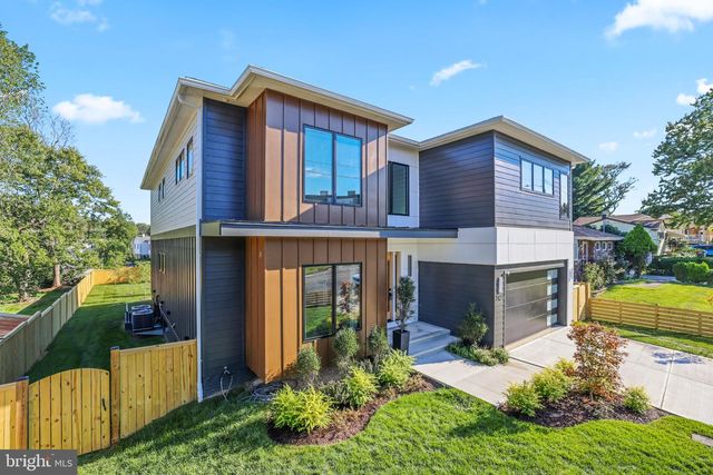 7421 MAGARITY RD, Falls Church, VA 22043