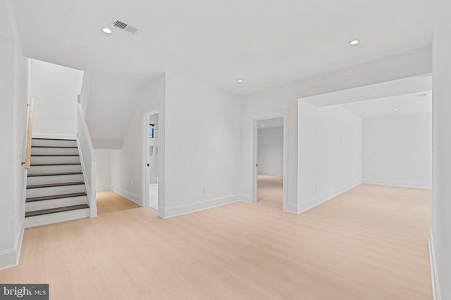7421 MAGARITY RD, Falls Church, VA 22043