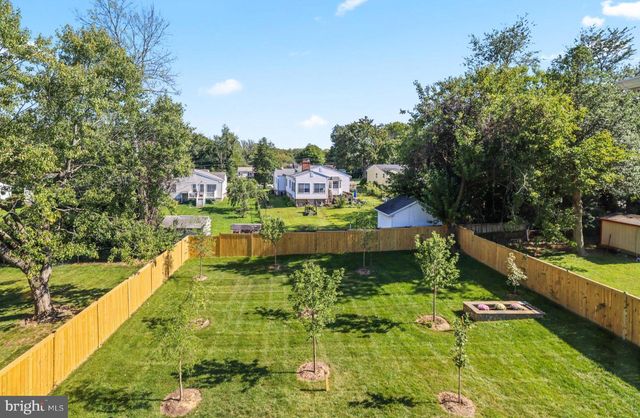 7421 MAGARITY RD, Falls Church, VA 22043