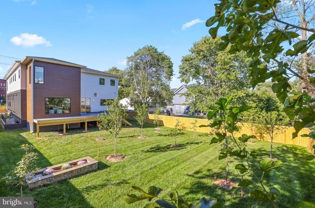 7421 MAGARITY RD, Falls Church, VA 22043