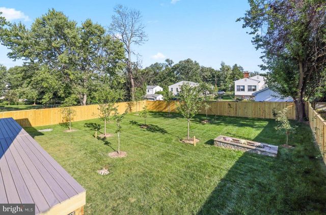 7421 MAGARITY RD, Falls Church, VA 22043