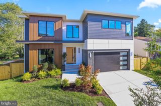 7421 MAGARITY RD, Falls Church, VA 22043