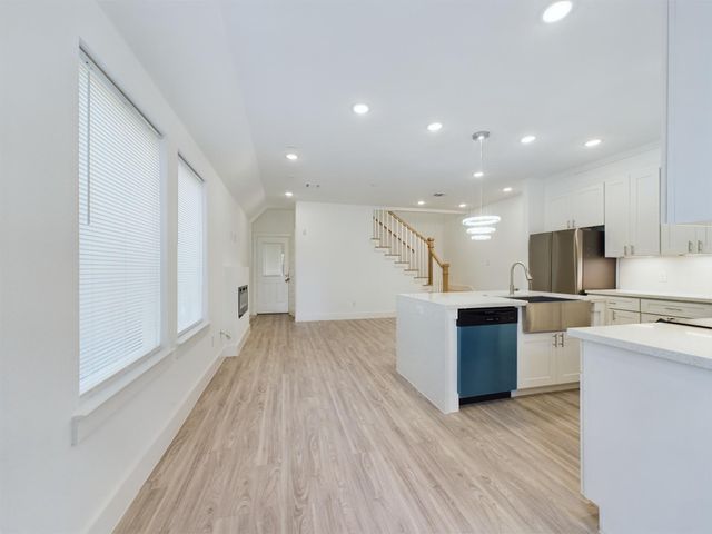 5206 Gold Street A, Houston, TX 77026