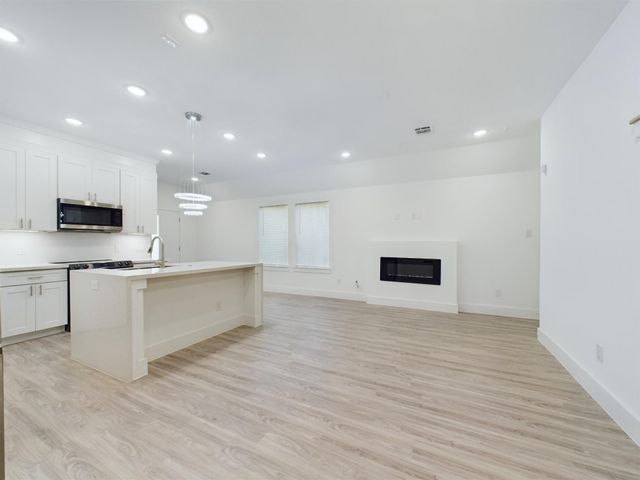 5206 Gold Street A, Houston, TX 77026