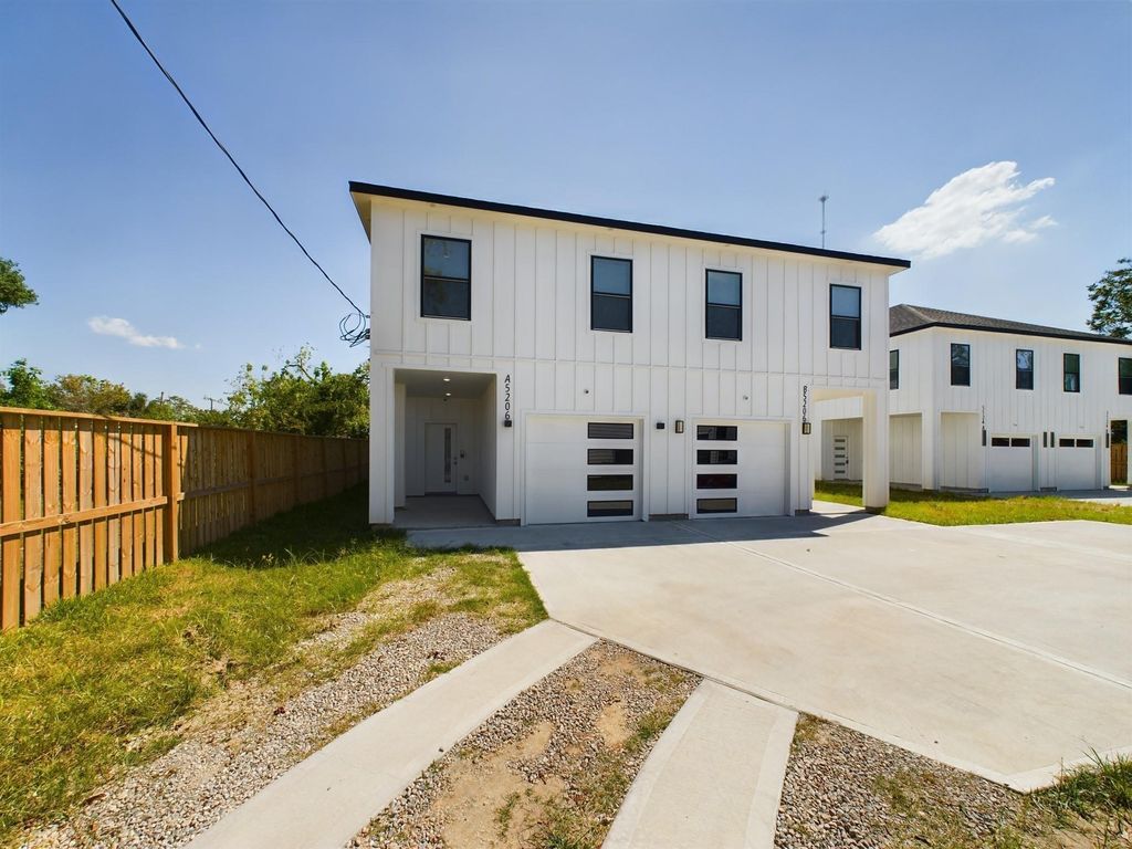 5206 Gold Street A, Houston, TX 77026