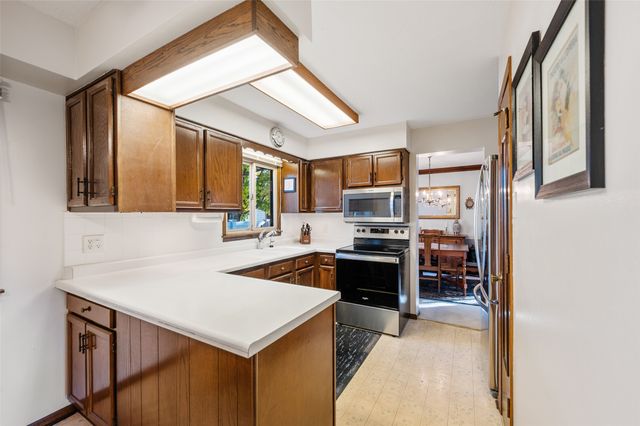 227 S Hickory Boulevard, Pleasant Hill, IA 50327