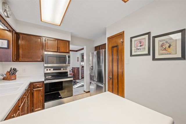 227 S Hickory Boulevard, Pleasant Hill, IA 50327