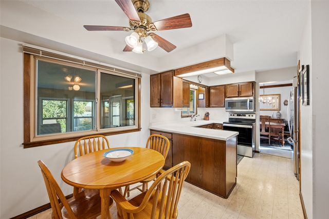 227 S Hickory Boulevard, Pleasant Hill, IA 50327