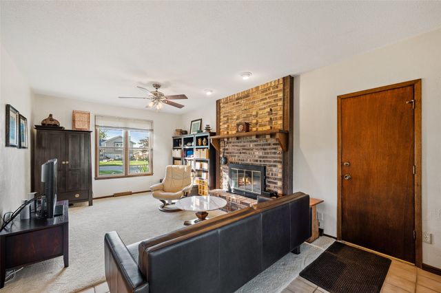 227 S Hickory Boulevard, Pleasant Hill, IA 50327