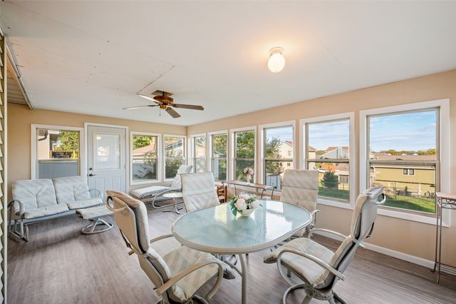 227 S Hickory Boulevard, Pleasant Hill, IA 50327