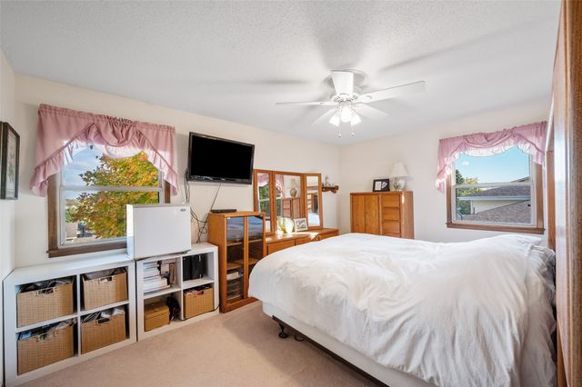 227 S Hickory Boulevard, Pleasant Hill, IA 50327