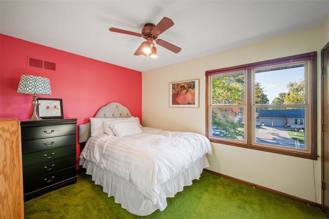 227 S Hickory Boulevard, Pleasant Hill, IA 50327