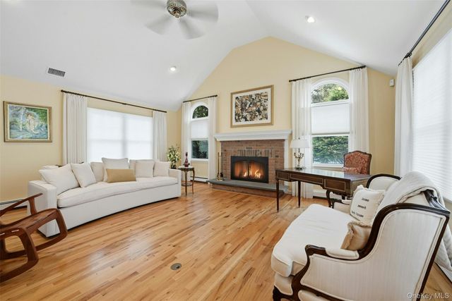 980 The Greenway, East Marion, NY 11939