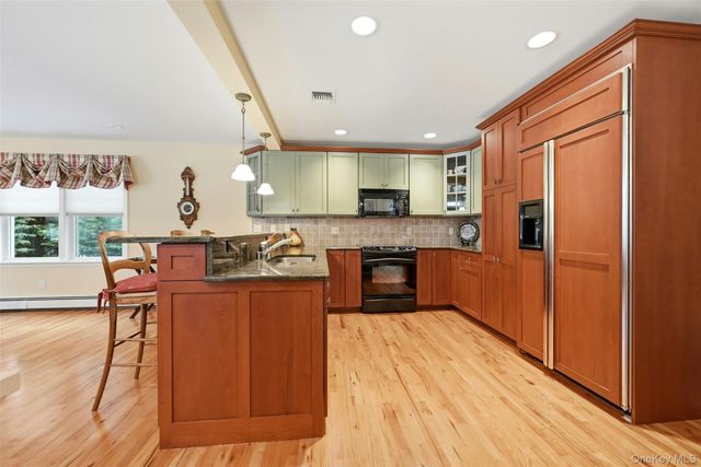 980 The Greenway, East Marion, NY 11939