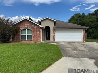23674 Sweetbriar Ct, Denham Springs, LA 70726