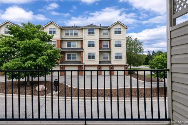 3027 Camden Drive, Troy, MI 48084