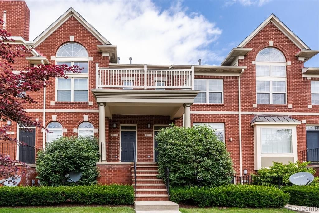 3027 Camden Drive, Troy, MI 48084