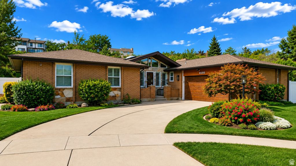 8590 S SNOWVILLE DR, Sandy, UT 84093 — exterior