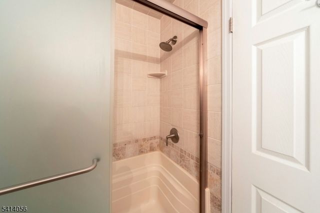 66 Village Green Rd Ondo, Bedminster Twp., NJ 07921