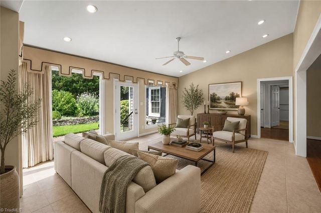 902 Sedgewick Lane, High Point, NC 27262