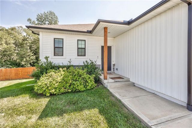 3704 NW 95th Street, Kansas City, MO 64154