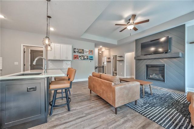 3704 NW 95th Street, Kansas City, MO 64154