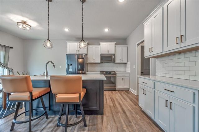 3704 NW 95th Street, Kansas City, MO 64154