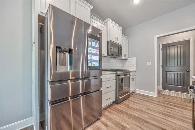 3704 NW 95th Street, Kansas City, MO 64154