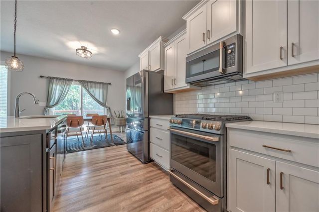 3704 NW 95th Street, Kansas City, MO 64154