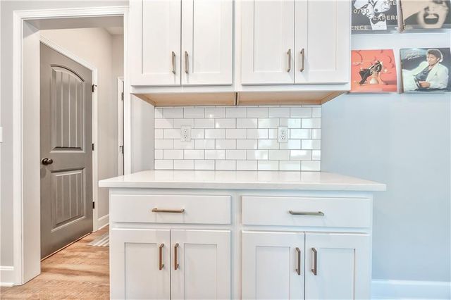 3704 NW 95th Street, Kansas City, MO 64154