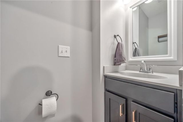 3704 NW 95th Street, Kansas City, MO 64154