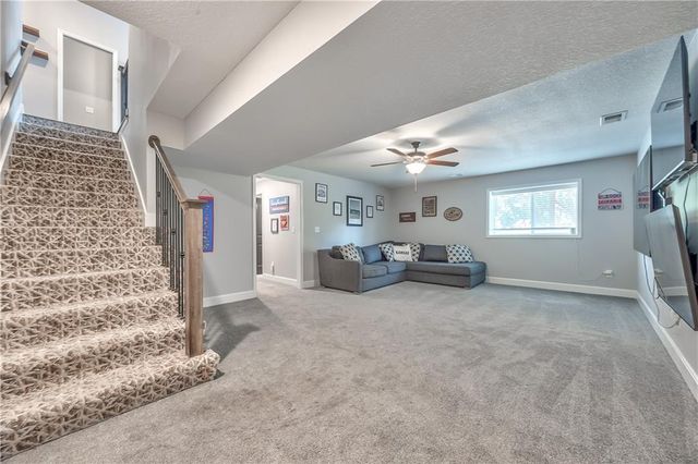 3704 NW 95th Street, Kansas City, MO 64154