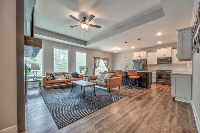 3704 NW 95th Street, Kansas City, MO 64154