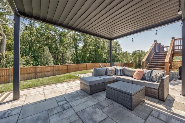3704 NW 95th Street, Kansas City, MO 64154
