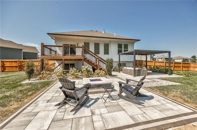 3704 NW 95th Street, Kansas City, MO 64154