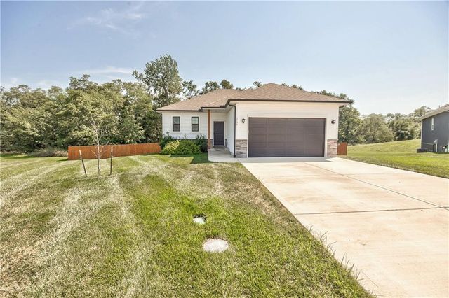 3704 NW 95th Street, Kansas City, MO 64154