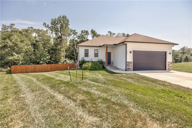 3704 NW 95th Street, Kansas City, MO 64154
