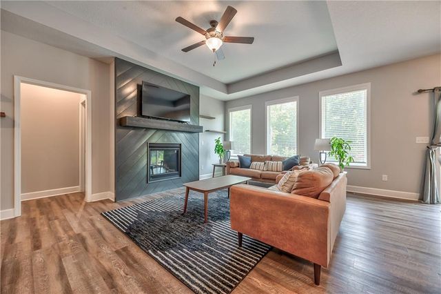 3704 NW 95th Street, Kansas City, MO 64154