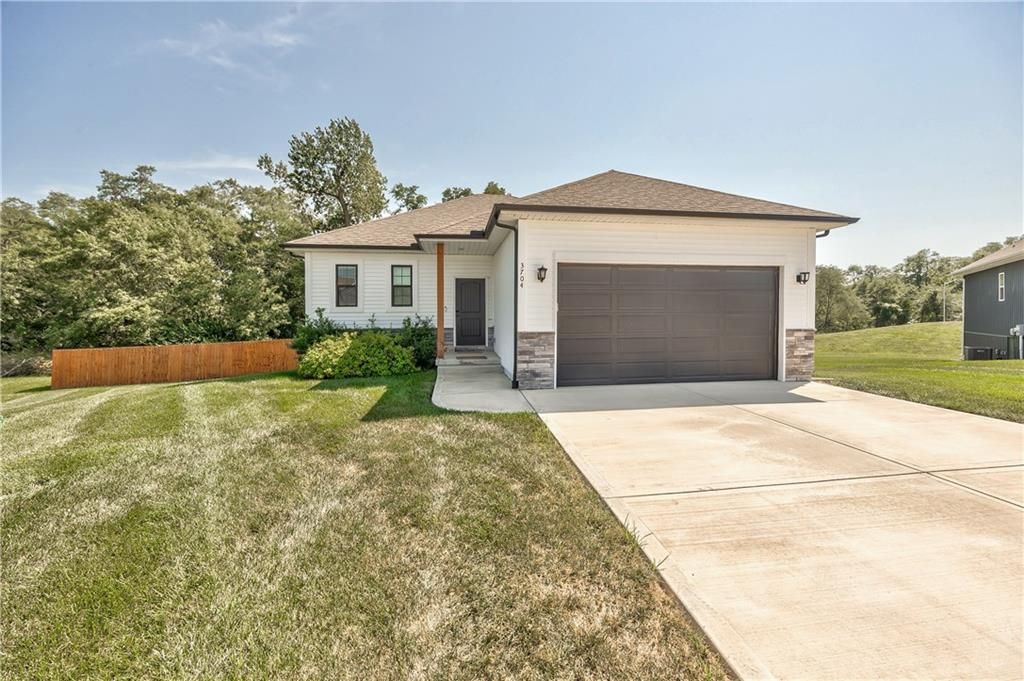 3704 NW 95th Street, Kansas City, MO 64154