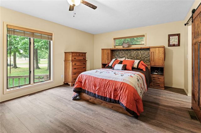 8 Hillcrest Drive, Eureka Springs, AR 72631