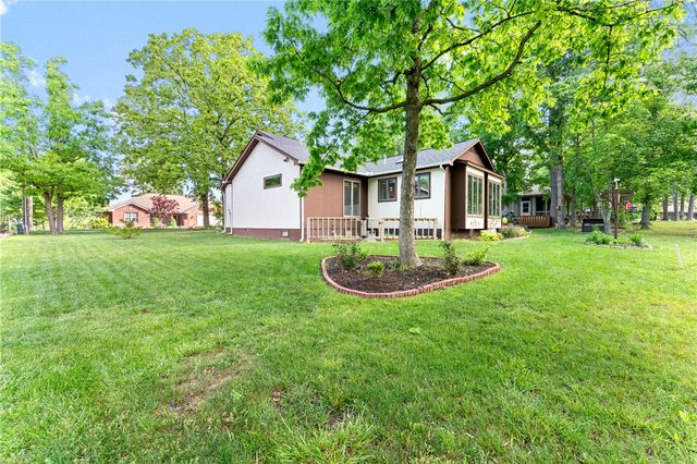 8 Hillcrest Drive, Eureka Springs, AR 72631