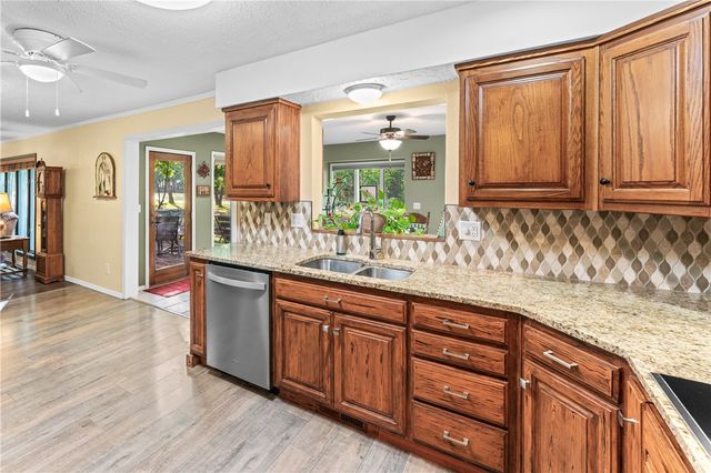 8 Hillcrest Drive, Eureka Springs, AR 72631