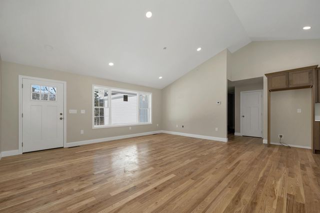 90 High Range Road, Londonderry, NH 03053