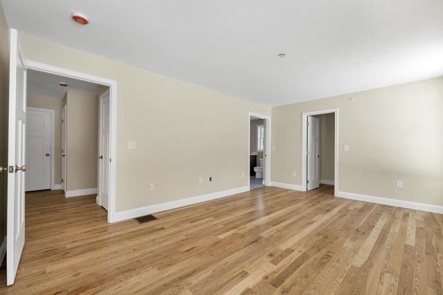 90 High Range Road, Londonderry, NH 03053