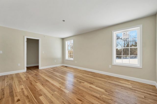 90 High Range Road, Londonderry, NH 03053