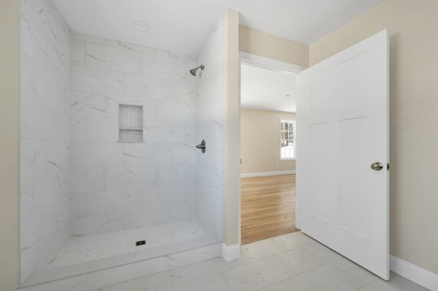 90 High Range Road, Londonderry, NH 03053