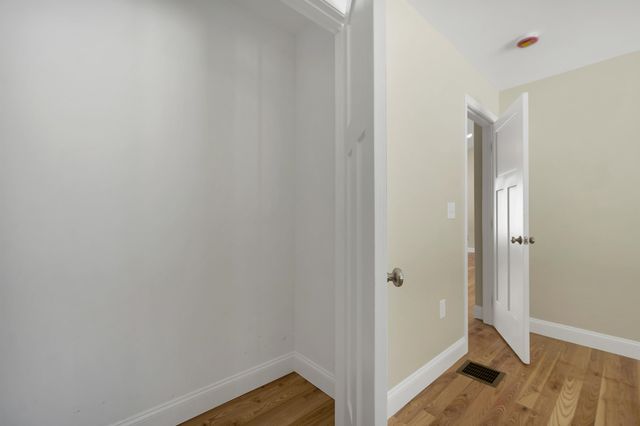 90 High Range Road, Londonderry, NH 03053